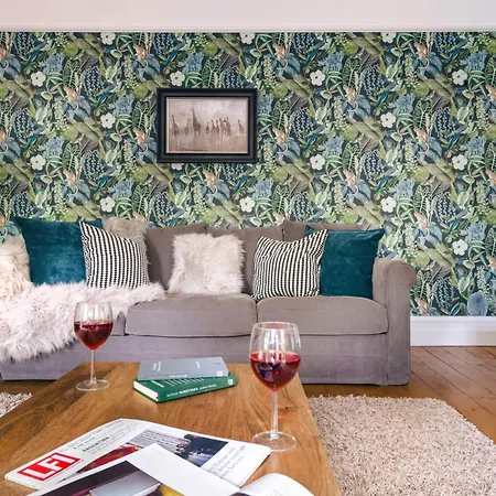 Holiday home Rosemount District Townhouse With Hot Tub Windermere
