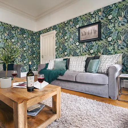 Rosemount District Townhouse With Hot Tub