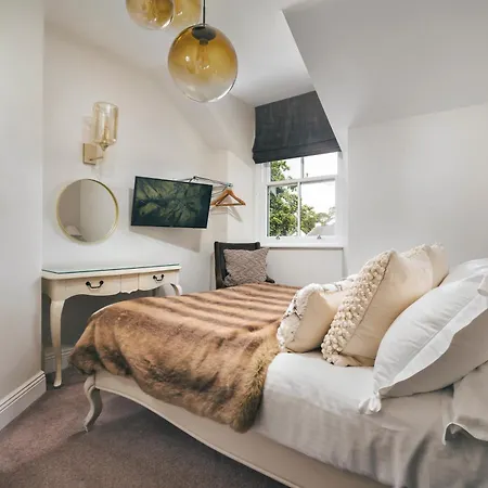 Rosemount District Townhouse With Hot Tub Holiday home Windermere