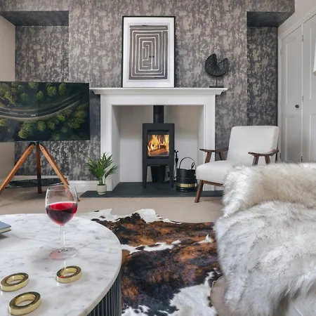 Rosemount District Townhouse With Hot Tub - Ridgestone * Windermere