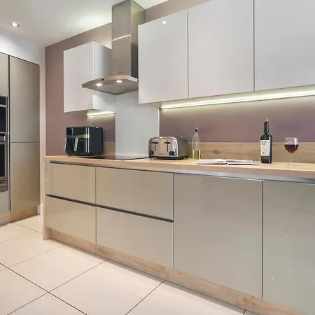 Rosemount District Townhouse With Hot Tub Holiday home Windermere