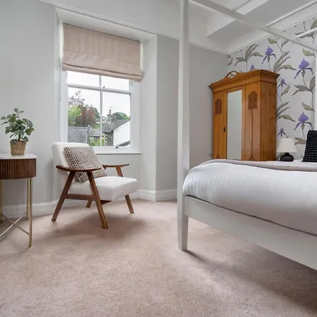 Rosemount District Townhouse With Hot Tub Holiday home