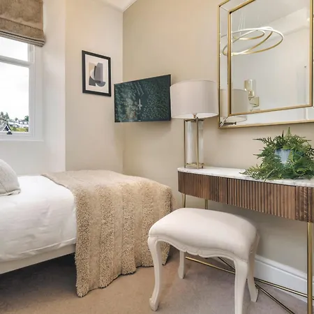 Σπίτι διακοπών Rosemount District Townhouse With Hot Tub - Ridgestone *