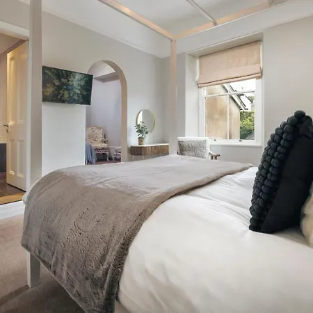 Rosemount District Townhouse With Hot Tub Windermere