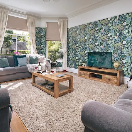 Dom wakacyjny Rosemount District Townhouse With Hot Tub - Ridgestone