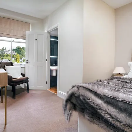 Semesterbostad Rosemount District Townhouse With Hot Tub - Ridgestone Windermere